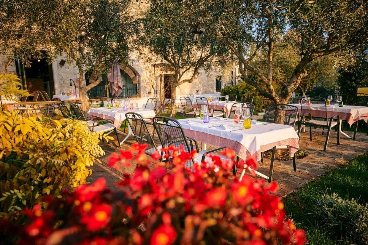 Casa Romantica La Parenzana Buje Bagian luar foto