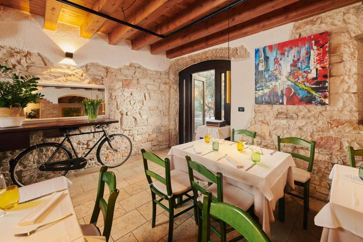 Casa Romantica La Parenzana Buje Bagian luar foto