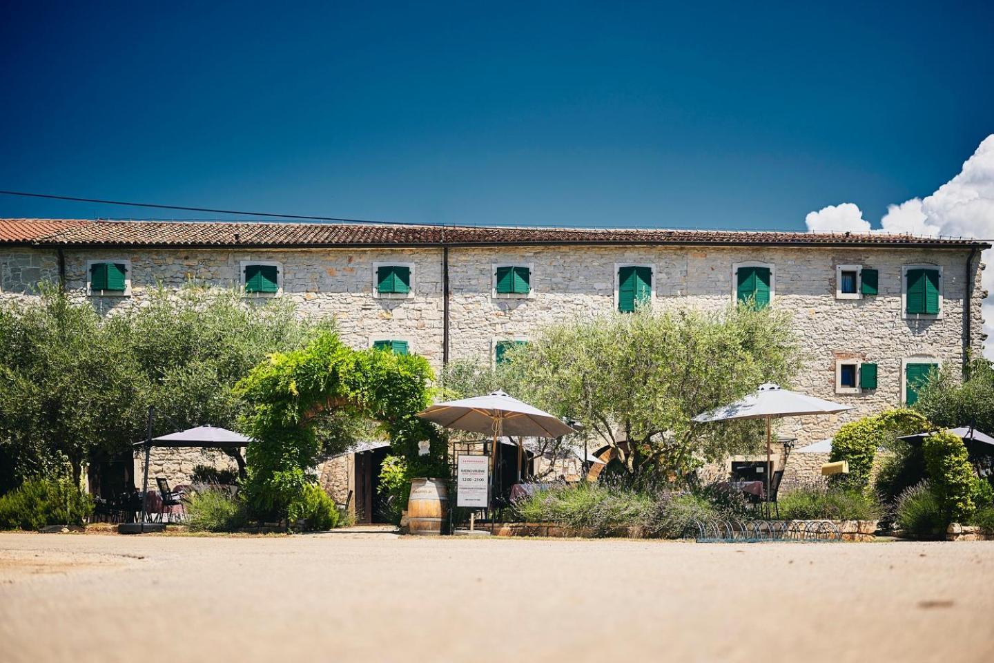 Casa Romantica La Parenzana Buje Bagian luar foto