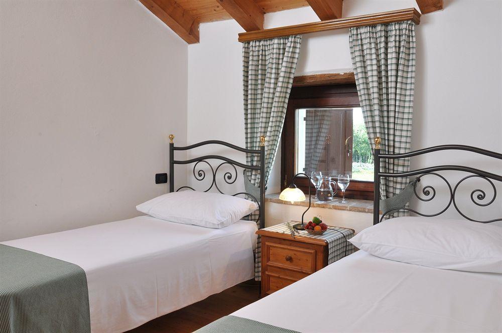 Casa Romantica La Parenzana Buje Bagian luar foto