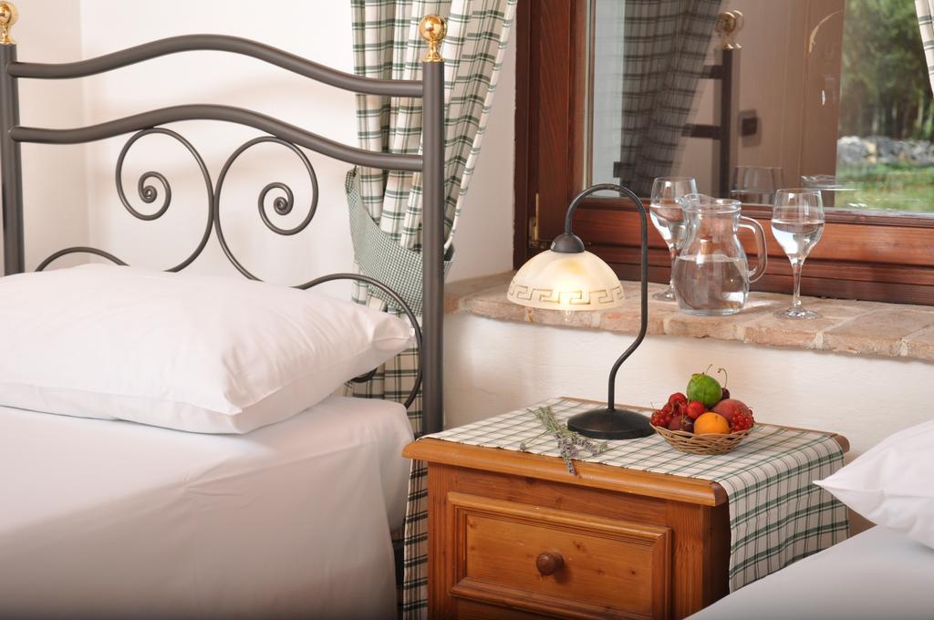 Casa Romantica La Parenzana Buje Bagian luar foto