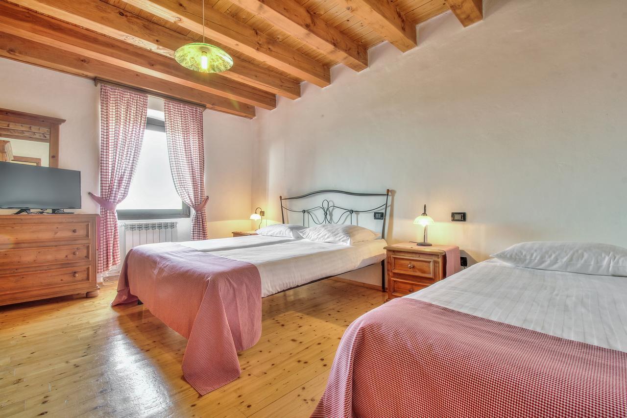 Casa Romantica La Parenzana Buje Bagian luar foto